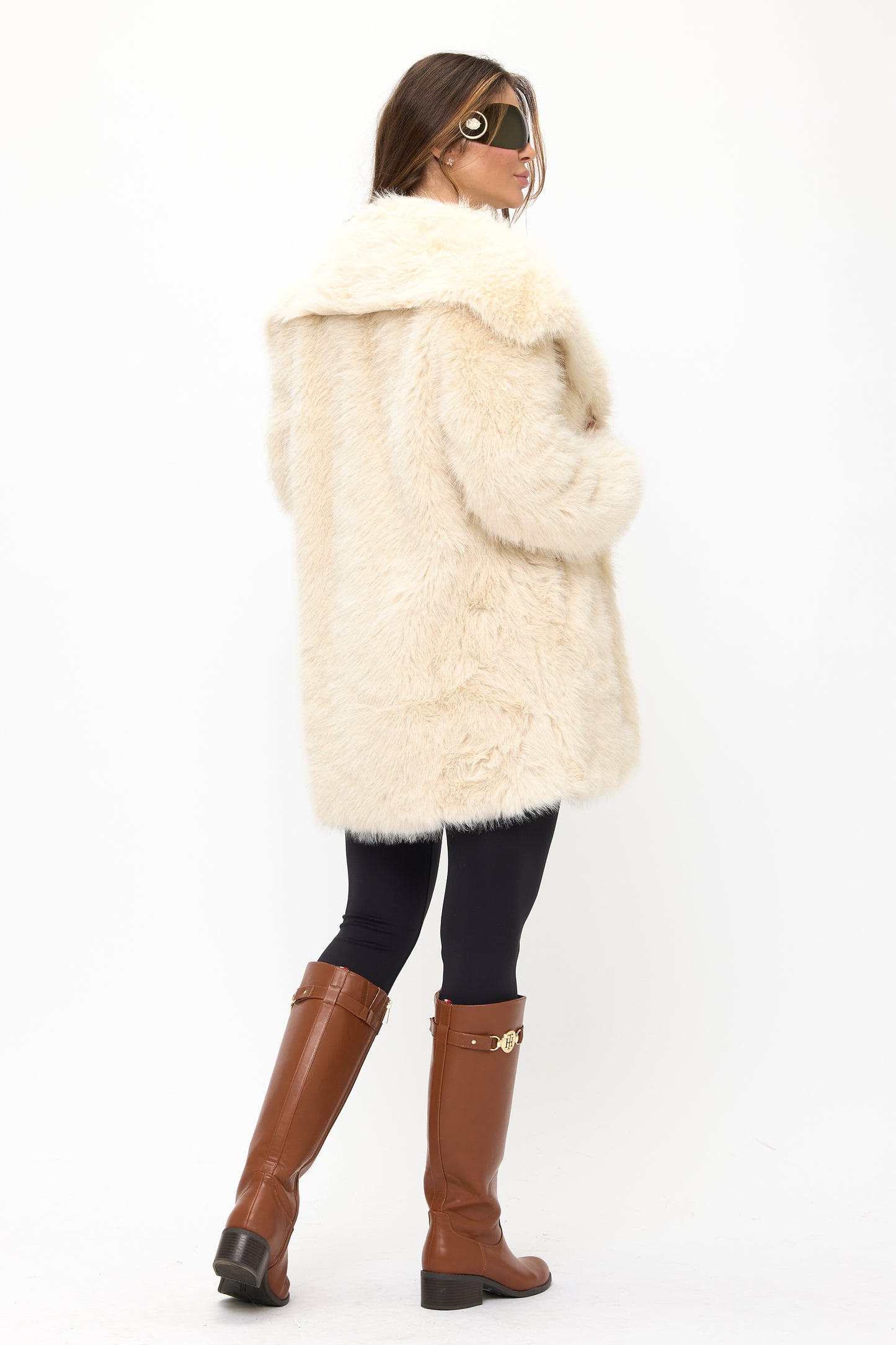 CLAFC0063: Luxe Cloud Oversized Faux Fur Coat