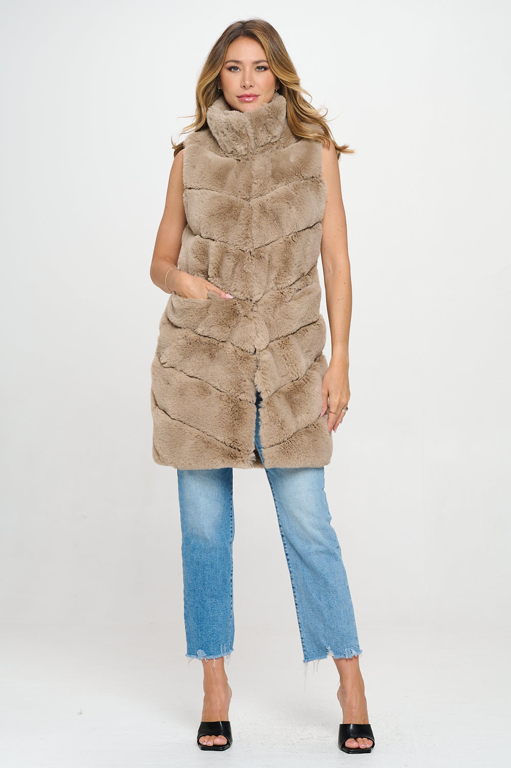 F511L1: Frost Faux Fur Vest