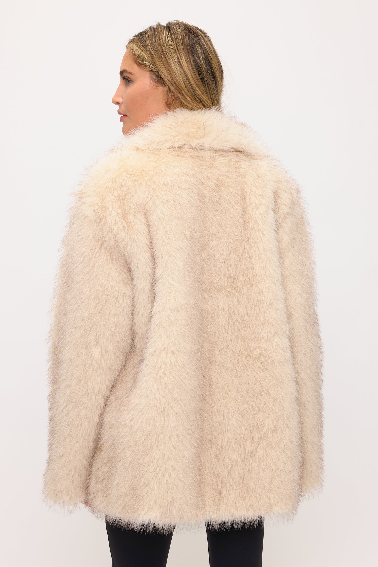 JC1115: Faux Fur Coat