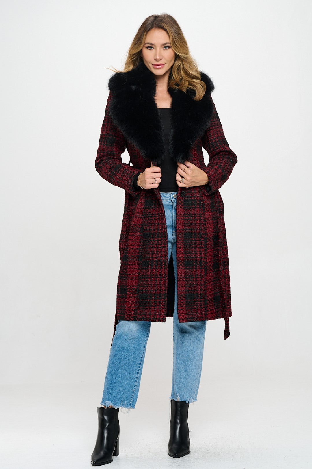 WB466L1: Cosmopolitan Charisma Faux Fur-Trimmed Plaid Coat