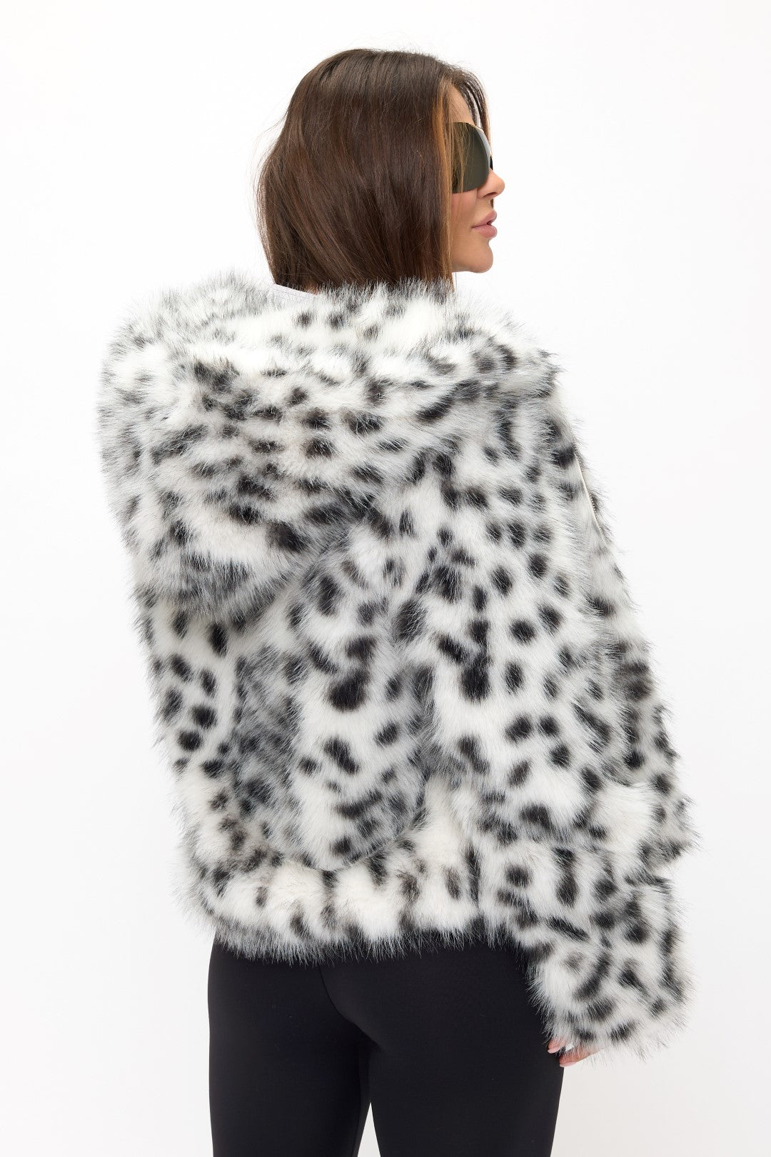 CLAFJ0029: The Spotted Socialite