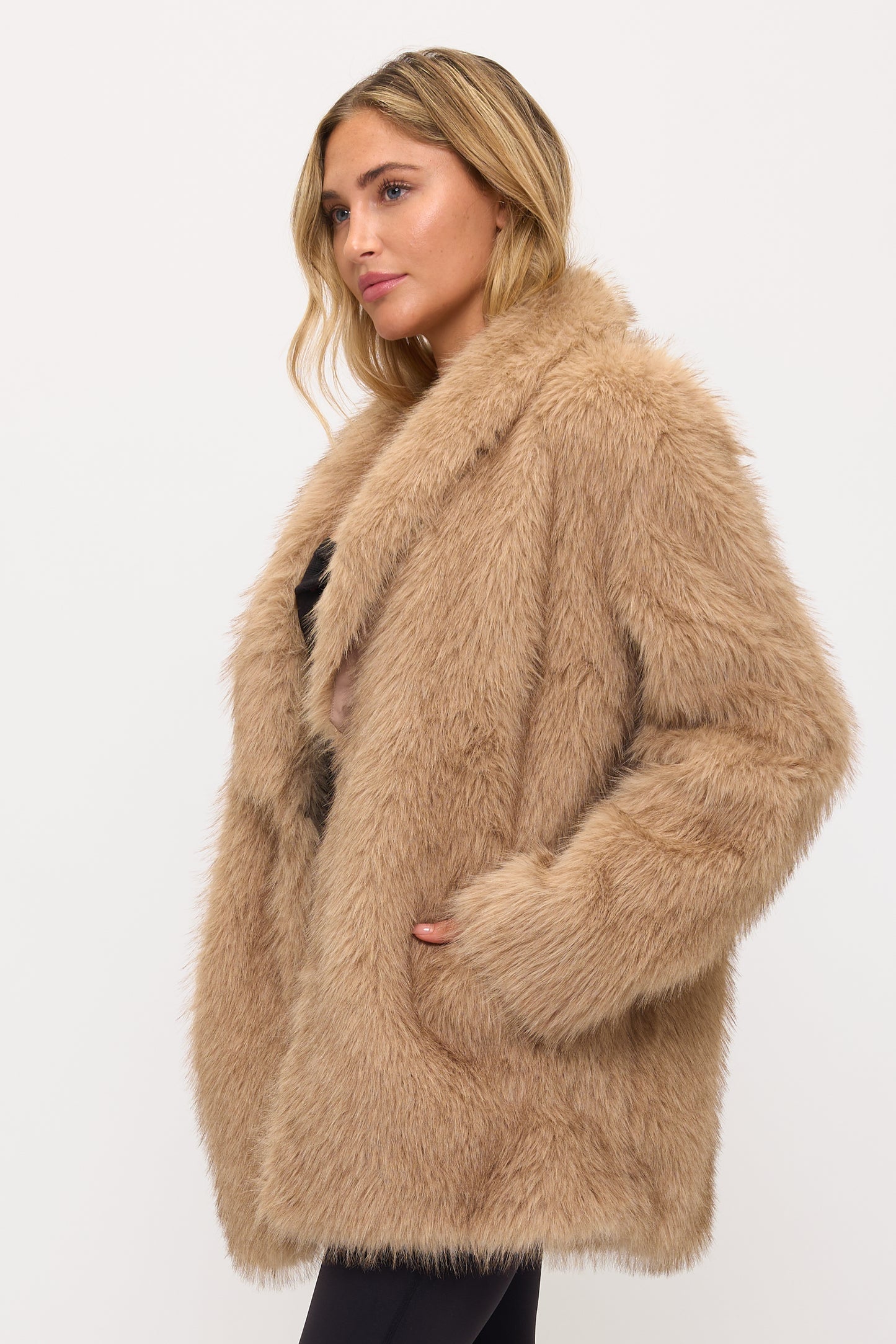 JC1115: Faux Fur Coat